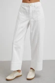 Önü Cepli Paça Detaylı Jean Beyaz thumbnail 5