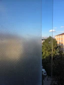 Dekoratif Şeffaf Cam Folyosu | Kendinden Yapışkanlı – Buzlu Cam Görünüm thumbnail 3