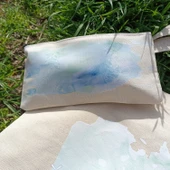 Utterly Good Mavi Çiçekli Bez Çanta Seti  Roller Kalem Hediyeli  Bez Çanta  Bez Kalemlik  Bez Cüzdan thumbnail 3