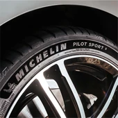 235/35R19 91Y XL Pilot Sport 5 Michelin 2025 thumbnail 3