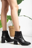 Feles Toka Detaylı Klasik Topuklu Kadın Bot thumbnail 1