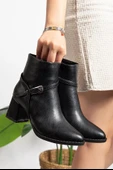 Feles Toka Detaylı Klasik Topuklu Kadın Bot thumbnail 5