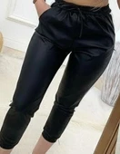 Kadın Yüksek Bel Lastikli Yan şerit Detaylı Deri Pantolon thumbnail 2