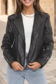 Deri Ceket Siyah thumbnail 2