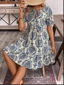Kadın Kısa Kollu Yakadan Bağcıklı Desenli Fırfırlı Süprem Elbise thumbnail 4