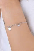 Gümüş rodyumlu zirkon ve sedef taşlı top detaylı sallantılı yonca bileklik SGTL12931RODAJ thumbnail 3