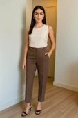 Dekorati̇f Düğmeli̇ Arka Bel Lasti̇kli̇ Pantolon thumbnail 1