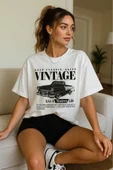 KOZİA OUTDOORS MALKOCBEY VİNTAGE ARABA BASKILI OVERSİZE BASİC O YAKA T-ŞHİRT thumbnail 4