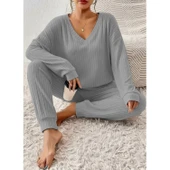 Lucky Life Kadın Uzun Kollu V Yakalı Kaşkorse Bluz Ve Pantolon Ikili Takım thumbnail 2