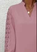 Lucky Life Kadın Uzun Kollu Hakim Yaka Kolları Dantel Detaylı Ithal Krep Bluz thumbnail 3