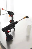 Şarjlı Oto Yıkama Tabancası Su Basınçlı Hazneli Bataryalı thumbnail 3