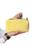 Özgüner Oyuncak Yumuşak Peluş Makyaj Çantası - Şık ve Kullanışlı Kadın Kozmetik Çantası thumbnail 3