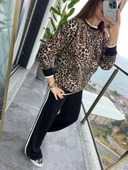 Kadın Uzun Kollu Bisiklet Yaka Leopar Desenli Iki Iplik Bluz Ve Viskon Iki Iplik Pantolon Ikili Takım thumbnail 5