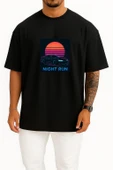 Oversize Jdm Night Run – Neon Sunset Göğüs Tasarımlı Unisex T-Shirt thumbnail 9