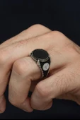Harfli Siyah Oniks Taşlı Kişiye Özel 925 Erkek Gümüş Yüzük thumbnail 2