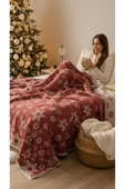 Rayme Textile Yılbaşı Temalı Kar Tanesi Desenli Müslin Yorgan | %100 Pamuk | Tek Kişilik | Kırmızı ve Yeşil thumbnail 1