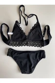 Zi Siyah Dar Kalıp Halka Örgü Detaylı Küçük Üçgen Bikini Takımı thumbnail 6