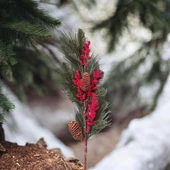 Yapay Çiçek Kokina ve Çam Dalı Uzun Dal Kozalaklı 75cm Yılbaşı Çiçeği Pıtırcıklı (1 adet) thumbnail 2