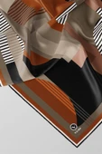 Twill Çizgili Ve Geometrik Desenli Taba Renkli 90x90 Eşarp (İpek İçermez) Kenar Dikiş Şekli El Dikişli thumbnail 2