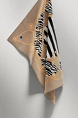 Twill Gold Detaylı Zebra Desenli Bej Renkli 90x90 Eşarp (İpek İçermez) Kenar Dikiş Şekli El Dikişli thumbnail 5