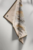Twill Fırça Darbesi Desenli Bej Renkli 90x90 Eşarp (İpek İçermez) Dikim Şekli : El Dikişi thumbnail 4