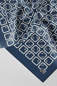 Twill Geometrik Desenli İndigo Renkli 90x90 Eşarp (İpek İçermez) Kenar Dikiş Şekli El Dikişli thumbnail 2