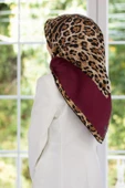 %100 Twill İpek Leopar Desenli Bordo Renkli 90x90 Eşarp Dikim Şekli : El Dikişi thumbnail 1