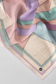 Twill Geometrik Desenli Lila Renkli 90x90 Eşarp (İpek İçermez) Kenar Dikiş Şekli El Dikişli thumbnail 2