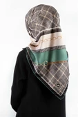 Twill Kemer ve Zincir Detaylı Ekose Desenli Petrol Yeşili Renkli 90x90 Eşarp (İpek İçermez) Kenar Dikiş Şekli El Dikişli thumbnail 1