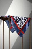 %100 Twill İpek Leopar Desenli İndigo - Kırmızı Renkli 90x90 Eşarp Dikim Şekli : El Dikişi thumbnail 4