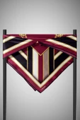 %100 Twill İpek Baroklu Ve Geometrik Desenli Bordo - Siyah Renkli 90x90 Eşarp Dikim Şekli : El Dikişi thumbnail 3