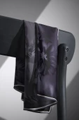 % 57 İPEK % 43 VİSKON Twill İpek Çiçek Desenli Füme Renkli 90x90 Dikim Şekli : El Dikişi Eşarp thumbnail 5