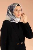 %100 Twill İpek Yaprak Desenli Gri Renkli 90x90 Eşarp Dikim Şekli : El Dikişi thumbnail 3