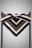 %100 Twill İpek Zincir Detaylı Geometrik Desenli Siyah - Krem Renkli 90x90 Eşarp Dikim Şekli : El Dikişi thumbnail 6