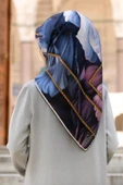 % 57 İPEK % 43 VİSKON Twill İpek Çiçek Geometrik Desenli indigo Renkli 90x90 Eşarp Dikim Şekli : El Dikişi thumbnail 1