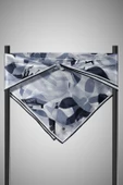 %100 Twill İpek Çiçek Desenli Gri - Siyah Renkli 90x90 Eşarp Dikim Şekli : El Dikişi thumbnail 5