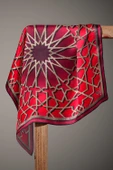 % 57 İPEK % 43 VİSKON Twill Türk Motifi  Desenli Kırmızı Renkli 90x90 Eşarp Dikim Şekli: El Dikişi thumbnail 5
