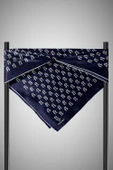 %100 Twill İpek Geometrik Desenli Lacivert - Krem Renkli 90x90 Eşarp Dikim Şekli : El Dikişi thumbnail 3