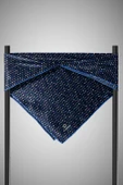 %100 Twill İpek Çıtır Motif Desenli Lacivert - İndigo Renkli 90x90 Eşarp Dikim Şekli : El Dikişi thumbnail 3
