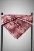 100% Twill İpek Çiçek Desenli Pudra Renkli 90x90 Dikim Şekli : El Dikişi Eşarp thumbnail 6
