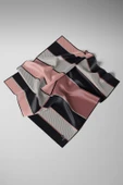 %100 Twill İpek Geometrik Desenli Pudra Renkli 90x90 Eşarp Dikim Şekli : El Dikişi thumbnail 5