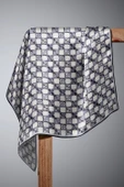 %100 Twill İpek Geometrik Desenli Krem - Gri Renkli 90x90 Eşarp Dikim Şekli : El Dikişi thumbnail 6