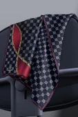 %100 Twill İpek Zincirli Ve Monogram Desenli Lacivert - Bordo Renkli 90x90 Eşarp Dikim Şekli : El Dikişi thumbnail 3