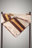 %100 Twill İpek Monogramlı Ve Barok Desenli Kahverengi - Bej Renkli 90x90 Eşarp Dikim Şekli : El Dikişi thumbnail 4