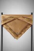 %100 Twill İpek Bordürü Leoparlı Düz Desenli Gold - Gold Renkli 90x90 Eşarp Dikim Şekli : El Dikişi thumbnail 5