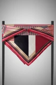 %100 Twill İpek Geometrik Desenli Bordo Renkli 90x90 Eşarp Dikim Şekli : El Dikişi thumbnail 5