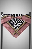 %100 Twill İpek Zebra Desenli Pudra - Gold Renkli 90x90 Eşarp Dikim Şekli : El Dikişi thumbnail 3