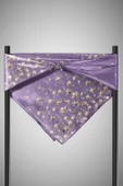 % 57 İPEK % 43 VİSKON Twill İpek Çiçek Desenli Lila Renkli 90x90 Eşarp Dikim Şekli : El Dikişi thumbnail 3