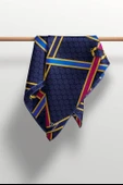%100 Twill İpek Kemerli Ve Monogram Desenli Lacivert - Fuşya Renkli 90x90 Eşarp Dikim Şekli : El Dikişi thumbnail 4