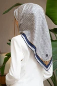 %100 Twill İpek Minik Motif Desenli Krem - Lacivert Renkli 90x90 Eşarp Dikim Şekli : El Dikişi thumbnail 1